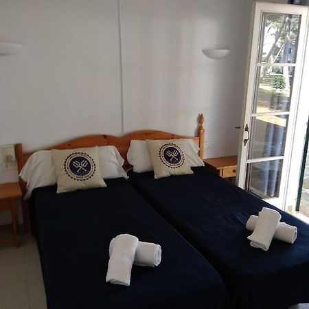 Apartamentos Playa Park Brisas Son Xoriguer Cala'N Bosch (Menorca) Exteriör bild